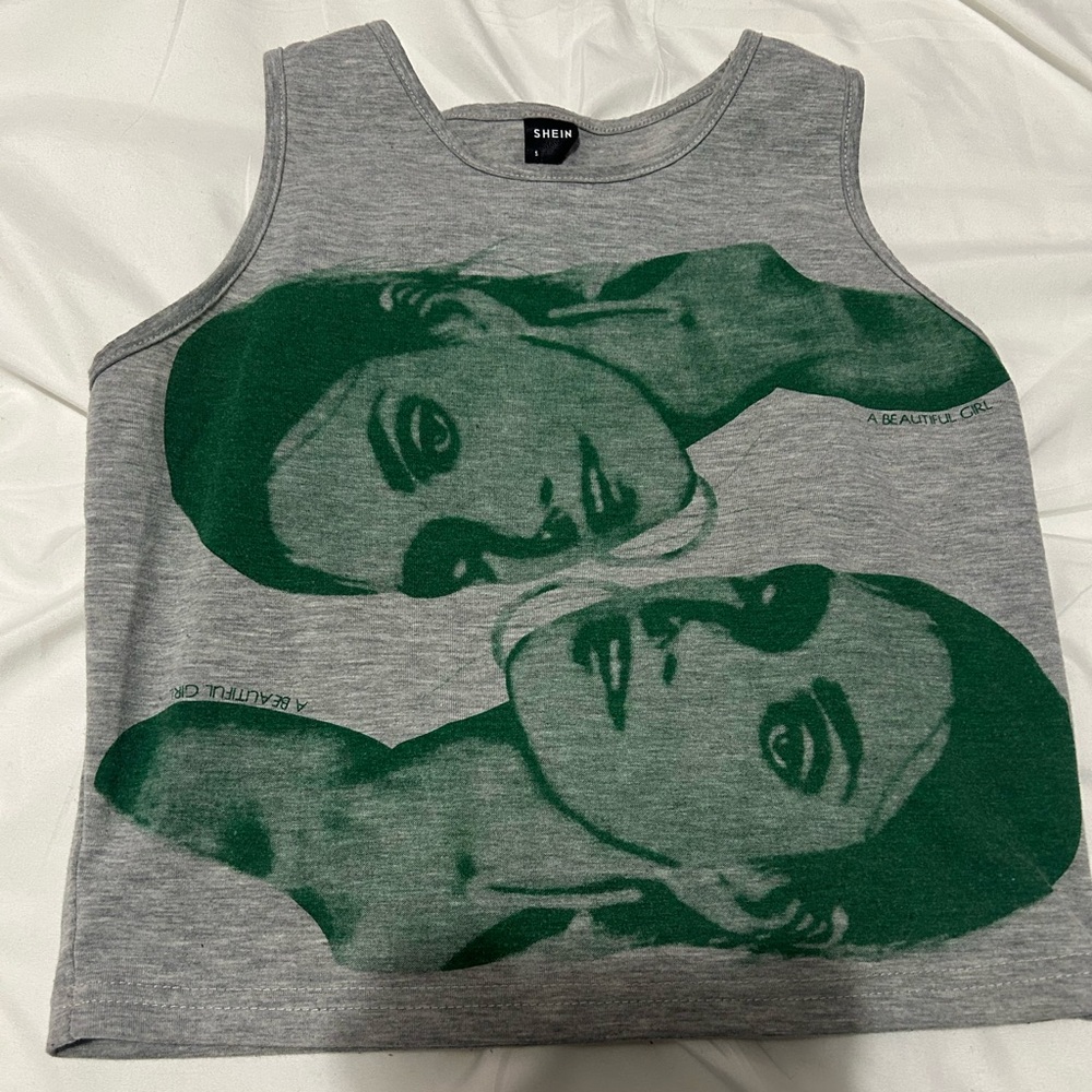 graphic tee